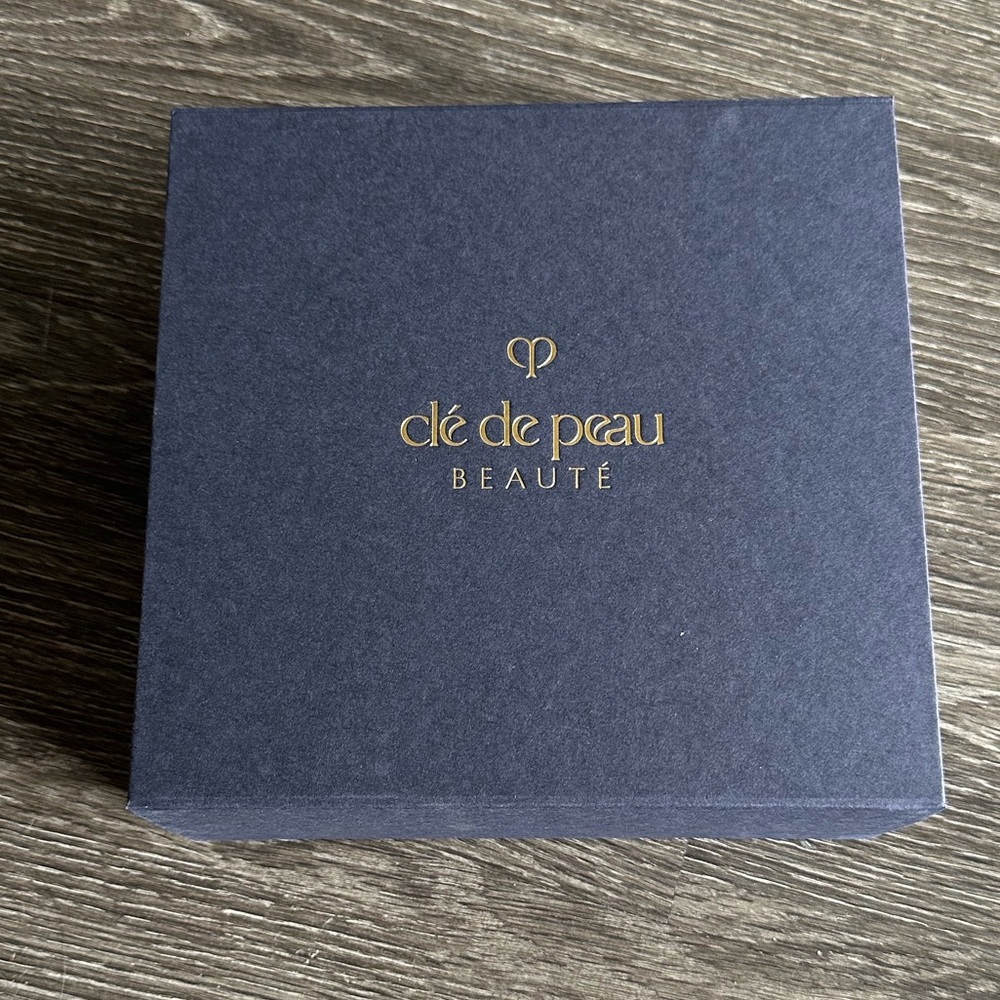Cle de peau box